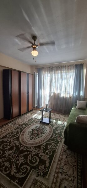 Kogalniceanu langa Petrom, preferabil studentii, pret negociabil!