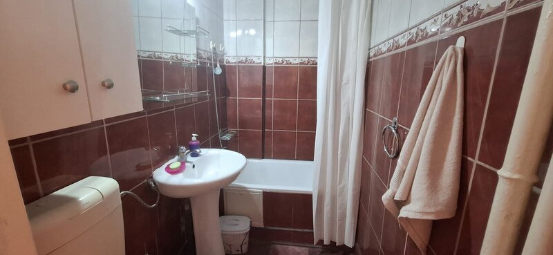 Kogalniceanu langa Petrom, preferabil studentii, pret negociabil!